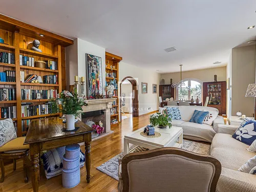 5 Bedrooms House / Villa in Ametler