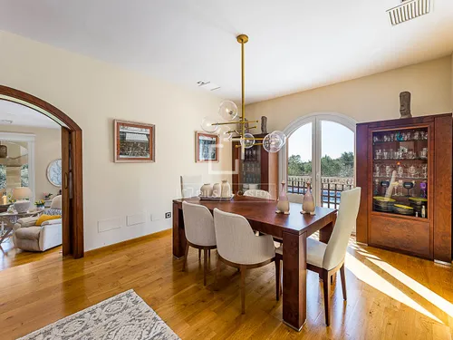 5 Bedrooms House / Villa in Ametler