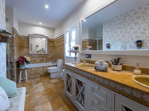 5 Bedrooms House / Villa in Ametler