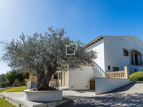 5 Bedrooms House / Villa in Ametler