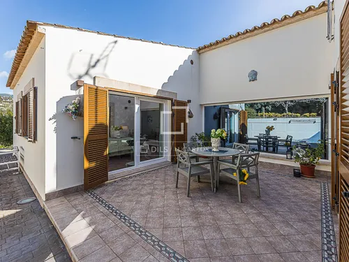 5 Bedrooms House / Villa in Ametler