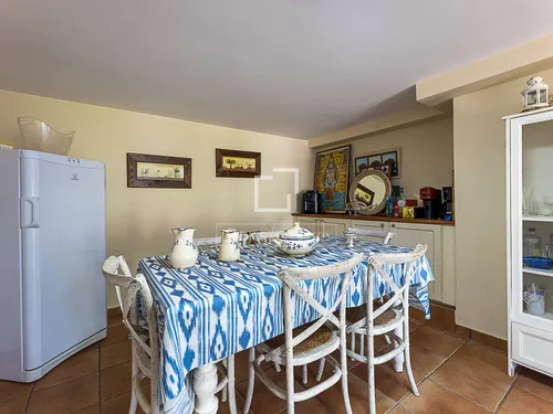 5 Bedrooms House / Villa in Ametler