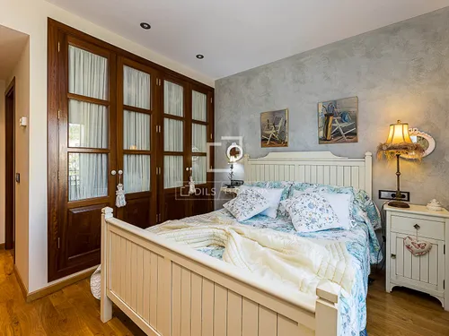 5 Bedrooms House / Villa in Ametler