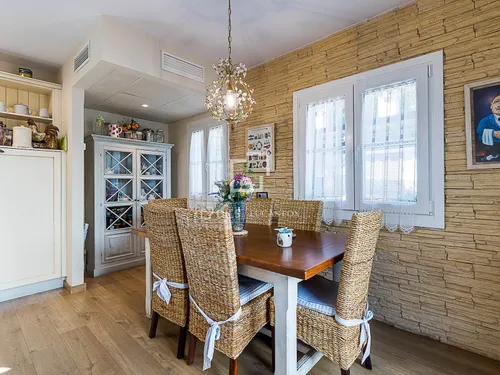 5 Bedrooms House / Villa in Ametler