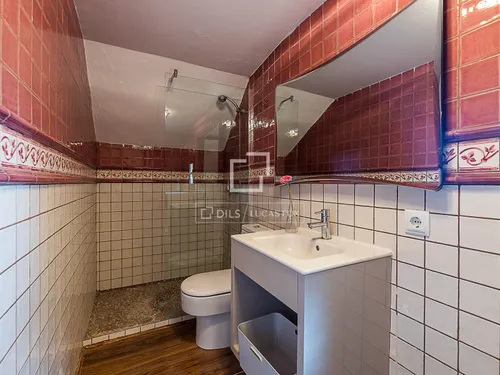 5 Bedrooms House / Villa in Ametler