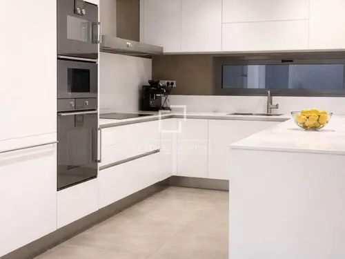 4 Bedrooms Apartment in Mestre Nicolau