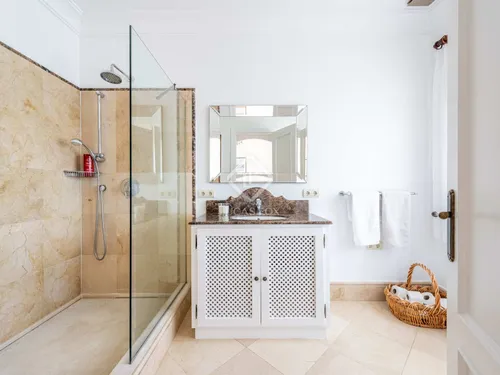 7 Bedrooms House / Villa in Calle Faisan