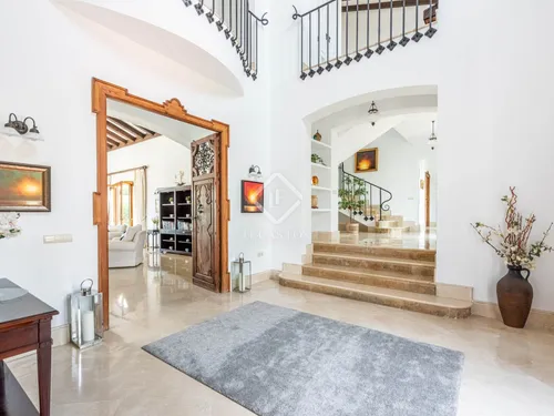 7 Bedrooms House / Villa in Calle Faisan