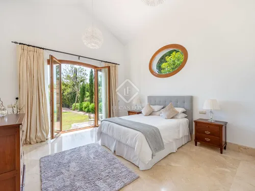 7 Bedrooms House / Villa in Calle Faisan