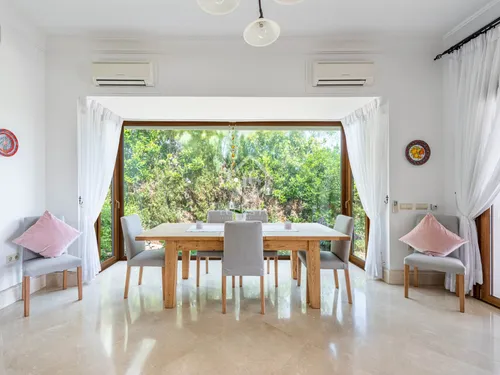 7 Bedrooms House / Villa in Calle Faisan