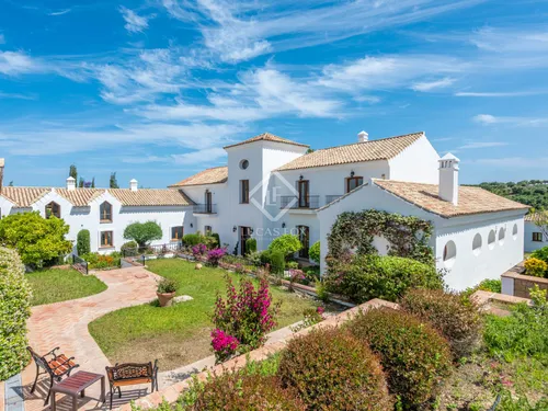 7 Bedrooms House / Villa in Calle Faisan