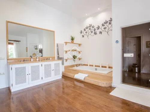 7 Bedrooms House / Villa in Calle Faisan