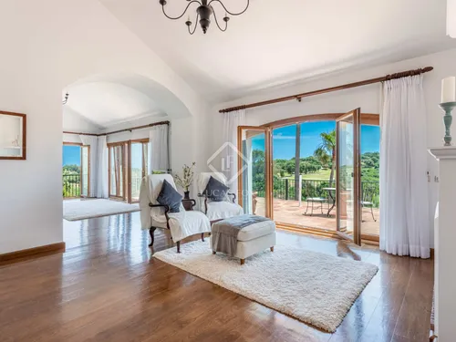 7 Bedrooms House / Villa in Calle Faisan