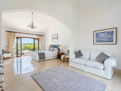 7 Bedrooms House / Villa in Calle Faisan