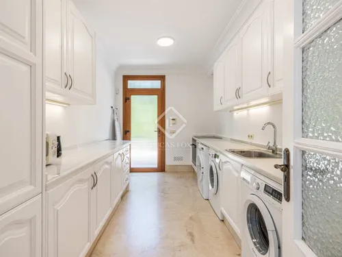 7 Bedrooms House / Villa in Calle Faisan