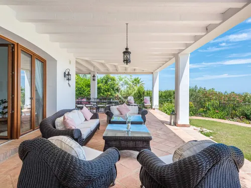 7 Bedrooms House / Villa in Calle Faisan