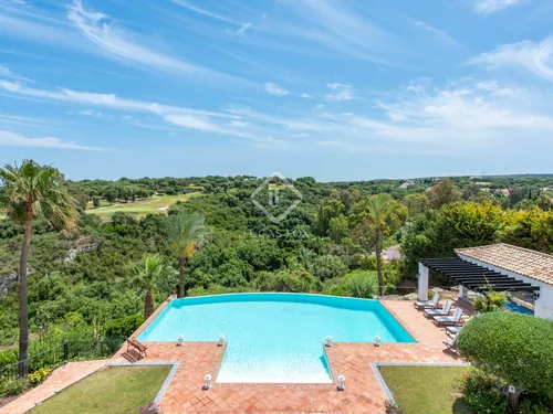 7 Bedrooms House / Villa in Calle Faisan