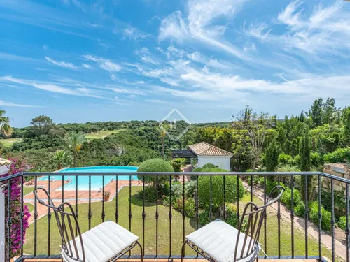 7 Bedrooms House / Villa in Calle Faisan