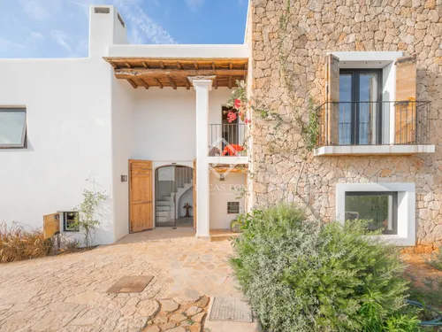 7 Bedrooms House / Villa in DS SAFRAGELLE - POLIGONE 14 - PARCELA 105