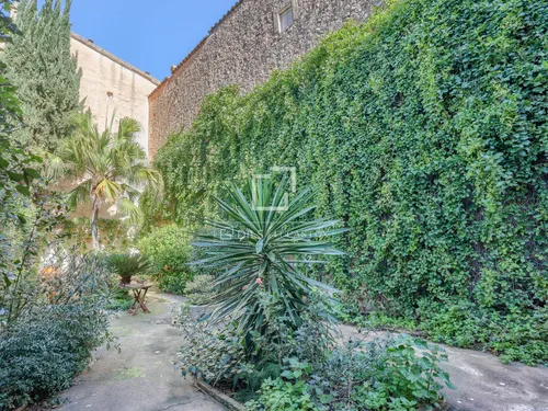 6 Bedrooms House / Villa in carrer de sa lluna