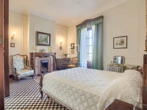 6 Bedrooms House / Villa in carrer de sa lluna