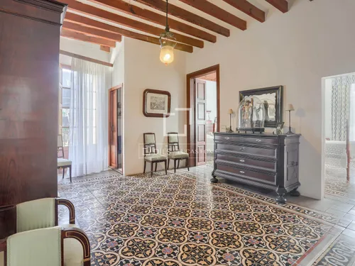 6 Bedrooms House / Villa in carrer de sa lluna