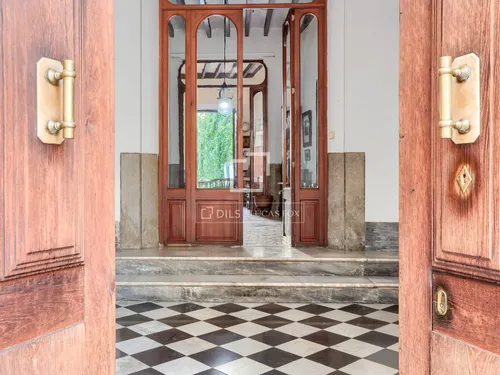 6 Bedrooms House / Villa in carrer de sa lluna