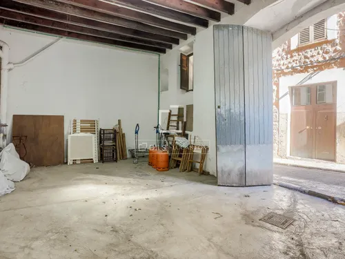 6 Bedrooms House / Villa in carrer de sa lluna