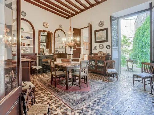 6 Bedrooms House / Villa in carrer de sa lluna