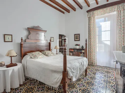 6 Bedrooms House / Villa in carrer de sa lluna