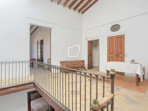 6 Bedrooms House / Villa in carrer de sa lluna