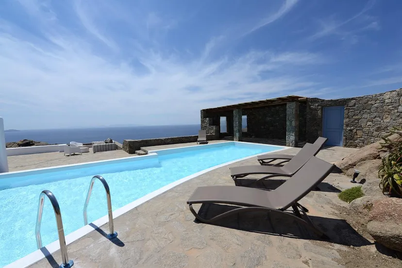 5 Bedroom Villa in Faros Armenistis