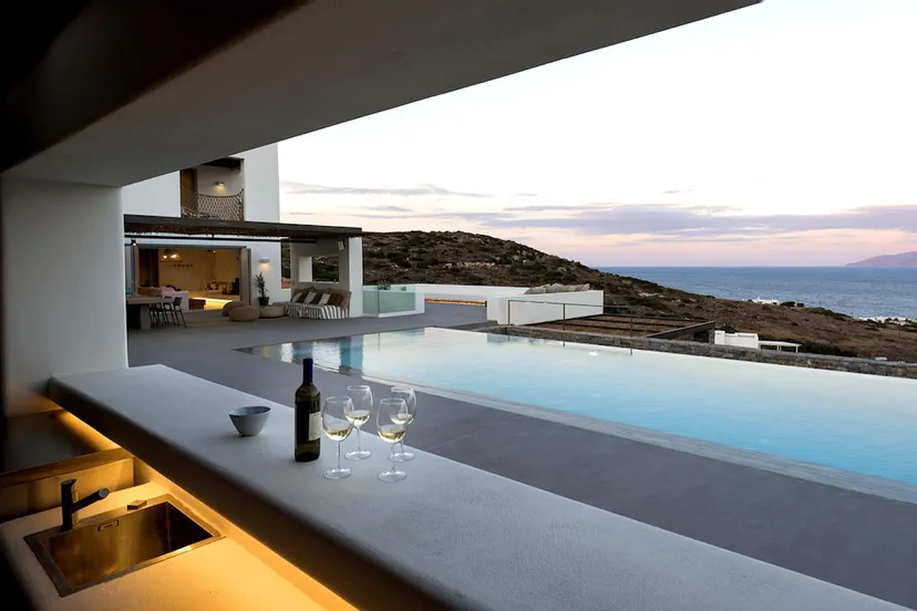 5 Bedroom Villa in Ampelas