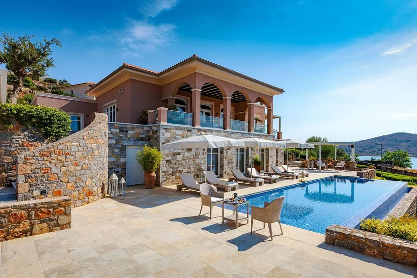 6 Bedroom Villa in Kalidon