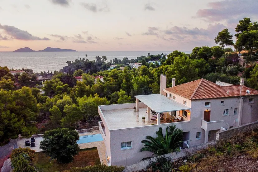 8 Bedroom Villa in Agia Triada