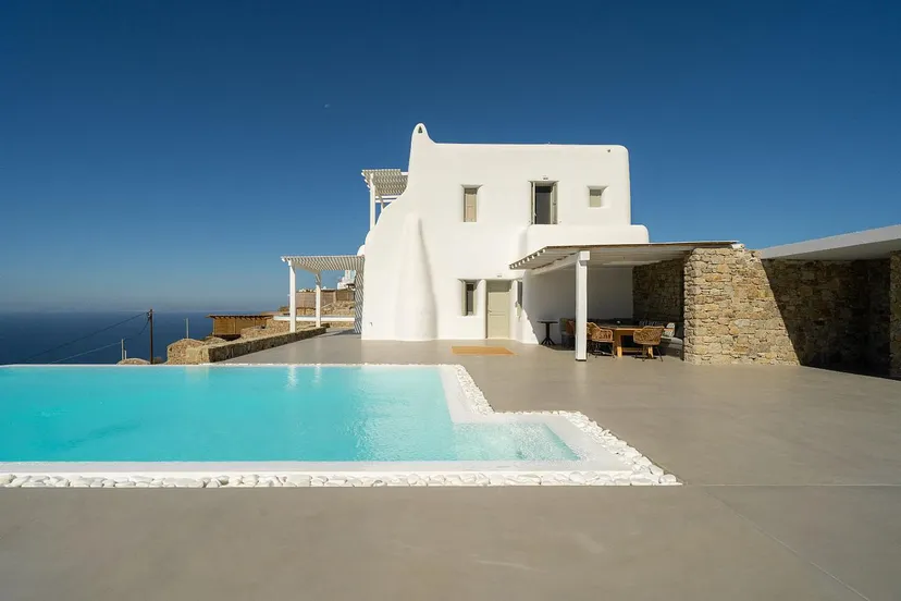 8 Bedroom Villa in Faros Armenistis