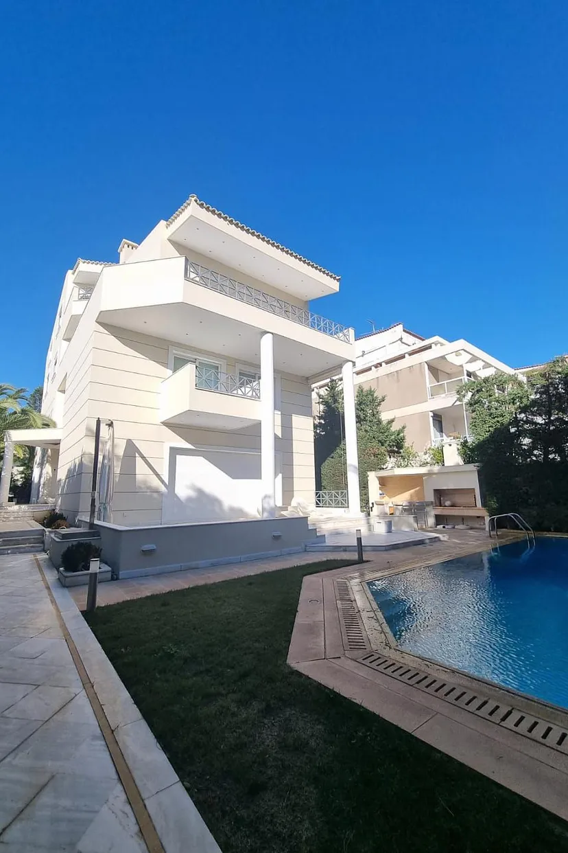 5 Bedroom House in Center