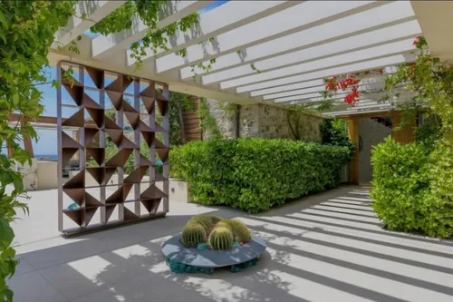 7 Bedrooms Villa in ANAVISSOS