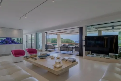 7 Bedrooms Villa in ANAVISSOS