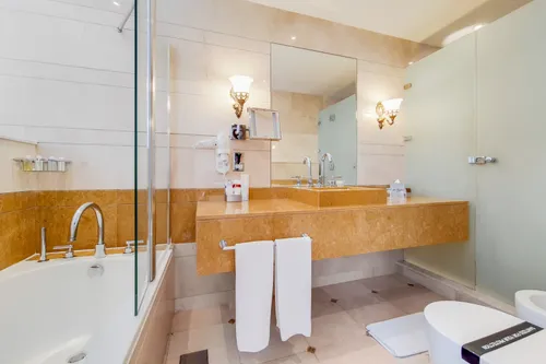 4 Bedrooms Penthouse in Grand Millennium Hotel