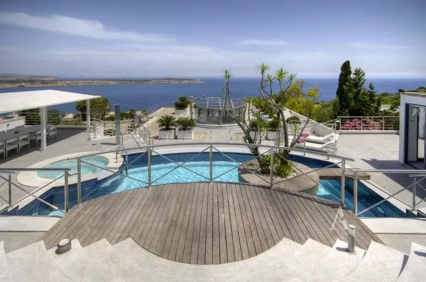 5 Bedroom Villa in Mellieha