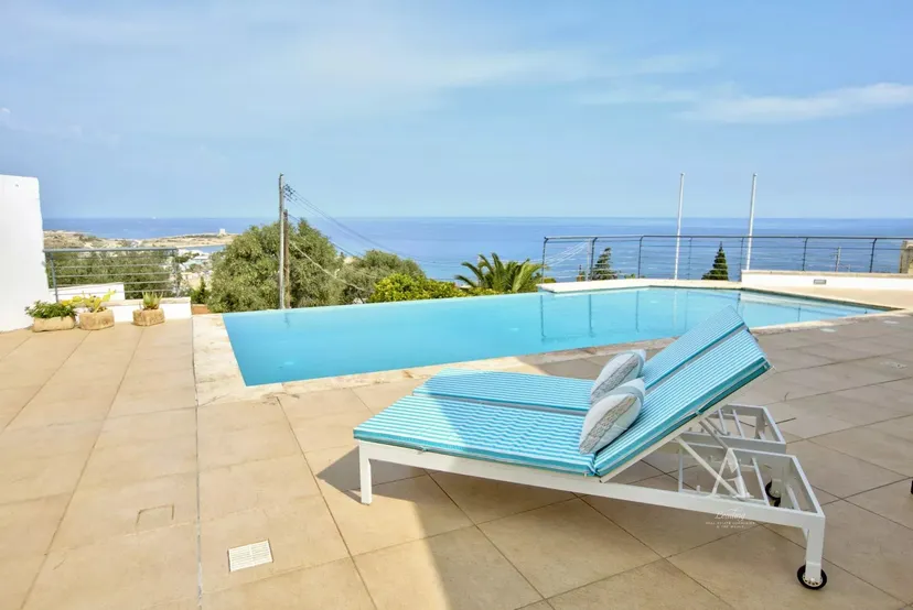 6 Bedroom Villa in Naxxar