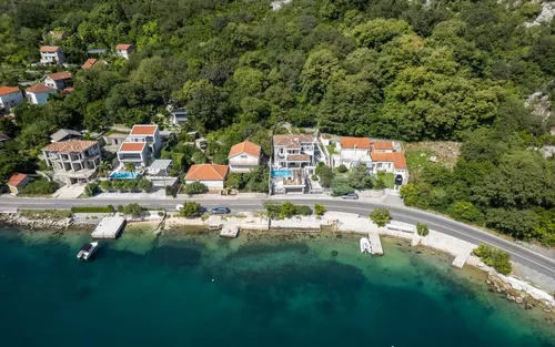 5 Bedrooms Property in Kotor