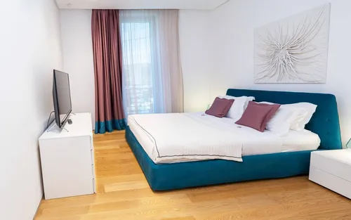 3 Bedrooms Penthouse in Dukley Gardens