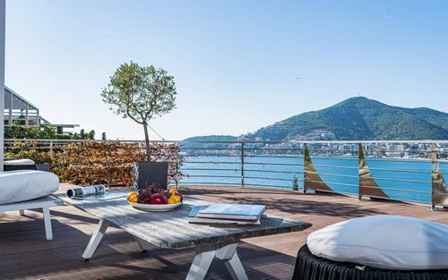 3 Bedrooms Penthouse in Dukley Gardens