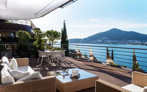3 Bedrooms Penthouse in Dukley Gardens