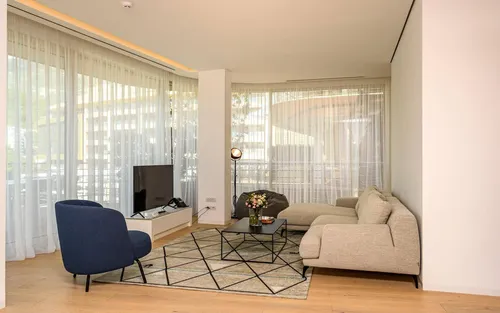 2 Bedrooms Apartment in Dukley Gardens