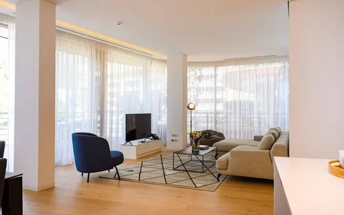 2 Bedrooms Apartment in Dukley Gardens