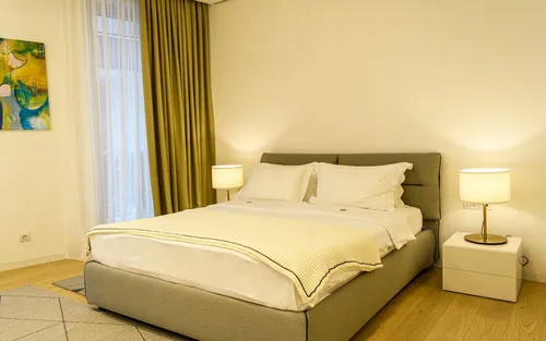 2 Bedrooms Apartment in Dukley Gardens