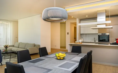 2 Bedrooms Apartment in Dukley Gardens